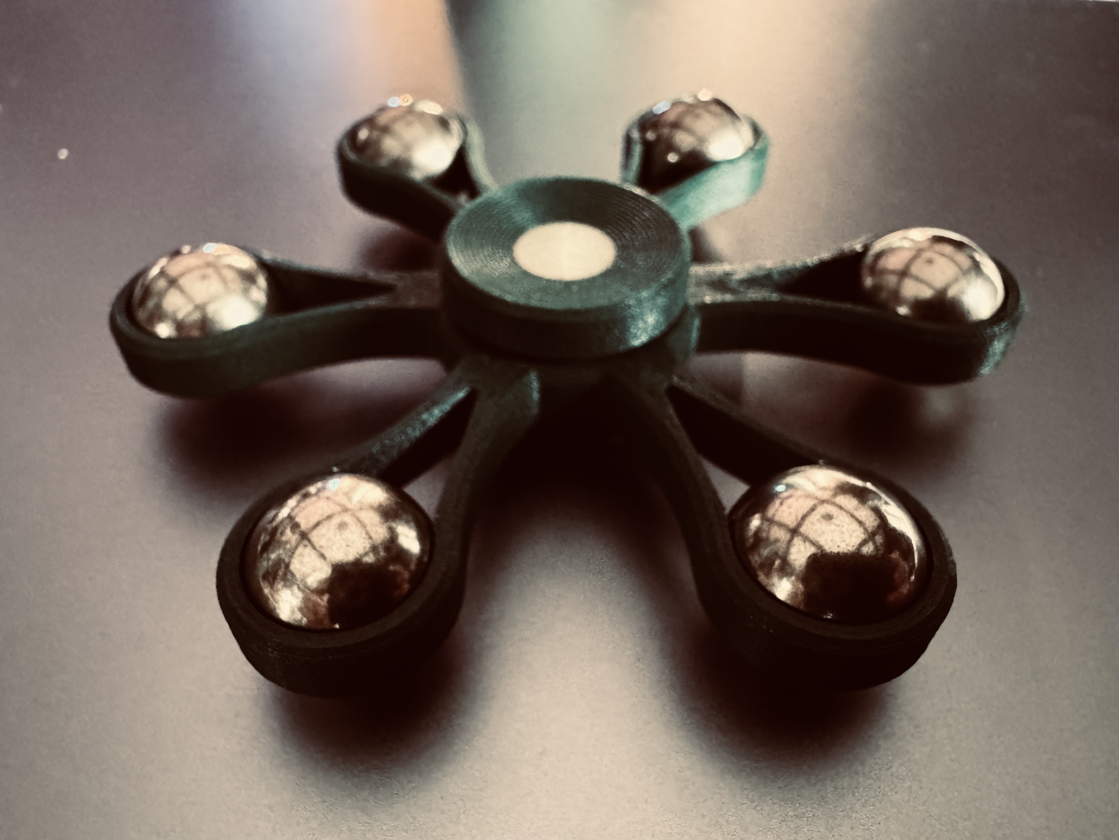 Figé Spinner Hero Shot